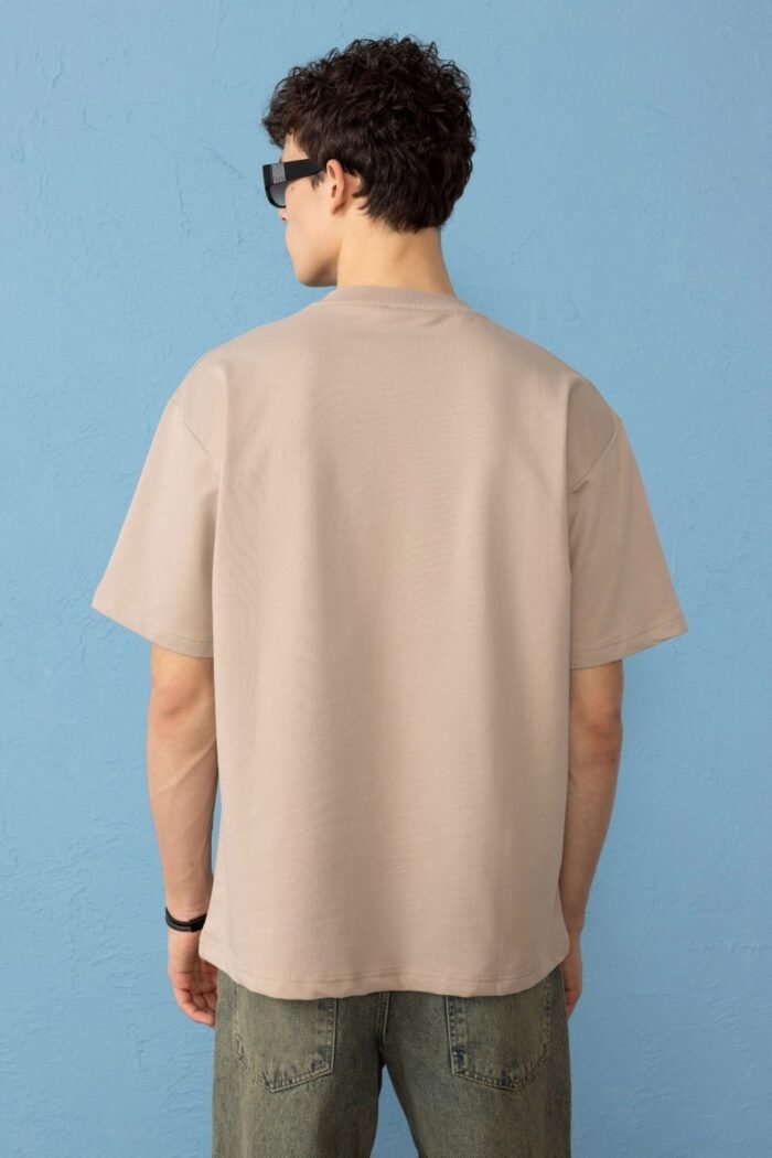 Minimal Baskılı Kahverengi Oversize Erkek T-shirt - Görsel 3