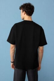 Minimal Baskılı Siyah Oversize Erkek T-shirt - Görsel 3