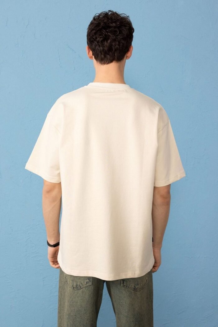 Halı Deseni İşlemeli Kırık Beyaz Oversize Erkek T-shirt - Görsel 2