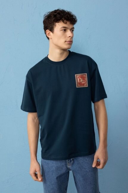 Halı Deseni İşlemeli Lacivert Oversize Erkek T-shirt