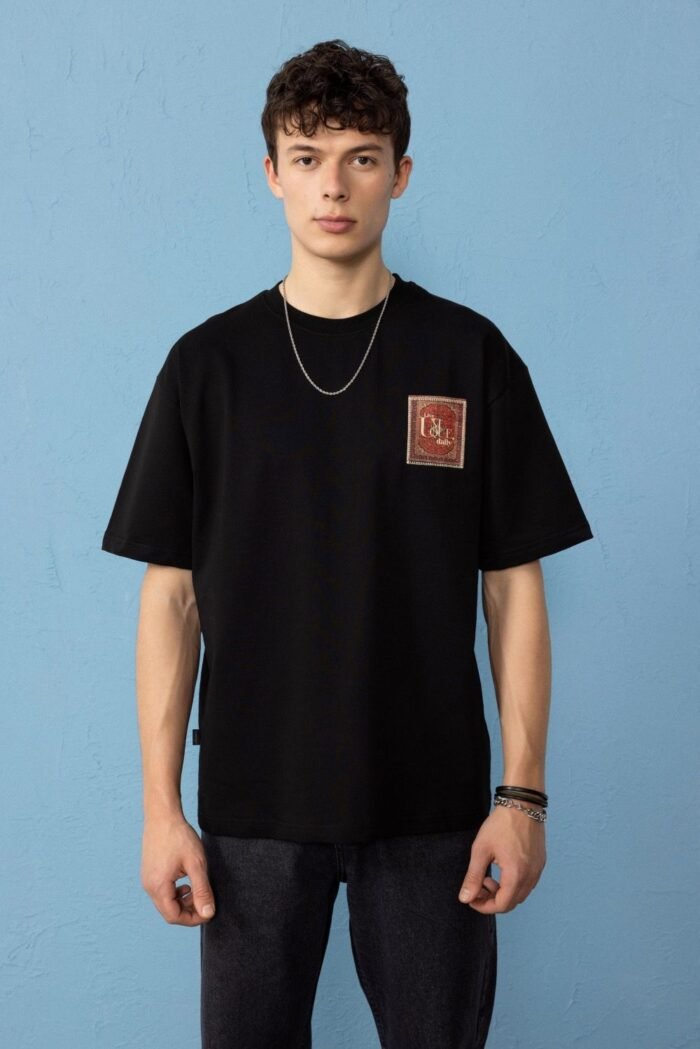 Halı Deseni İşlemeli Siyah Oversize Erkek T-shirt - Görsel 4