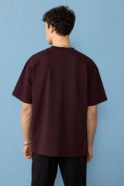 Minimal Baskılı Bordo Oversize Erkek T-shirt - Görsel 4