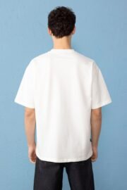 Minimal Baskılı Beyaz Oversize Erkek T-shirt - Görsel 2