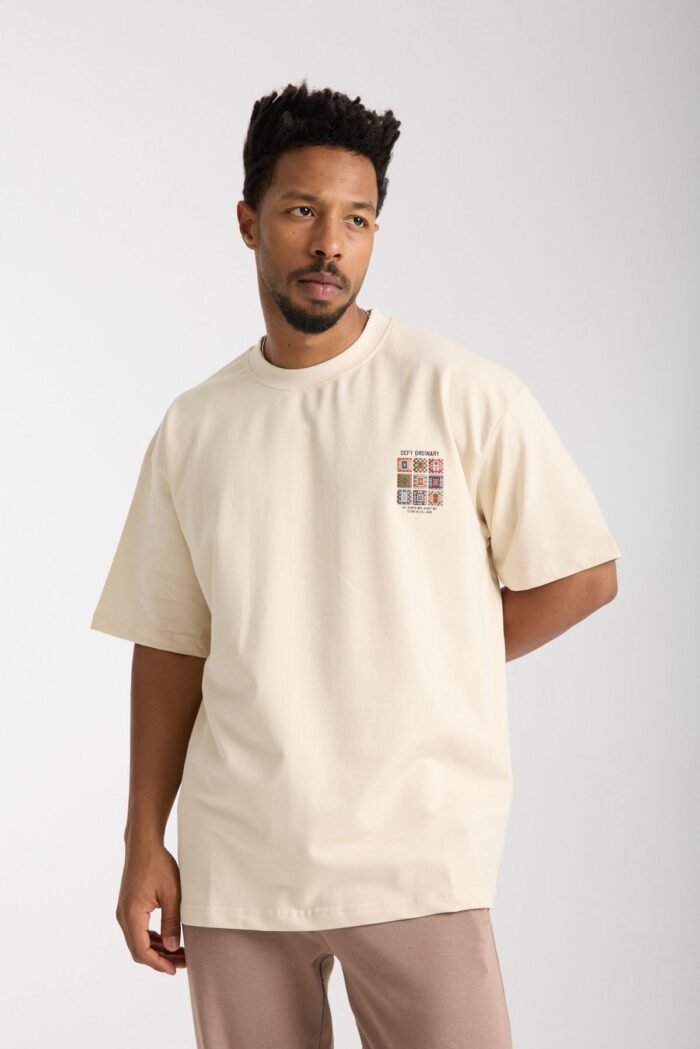 Minimal Baskılı Bej Oversize Erkek T-shirt - Görsel 1