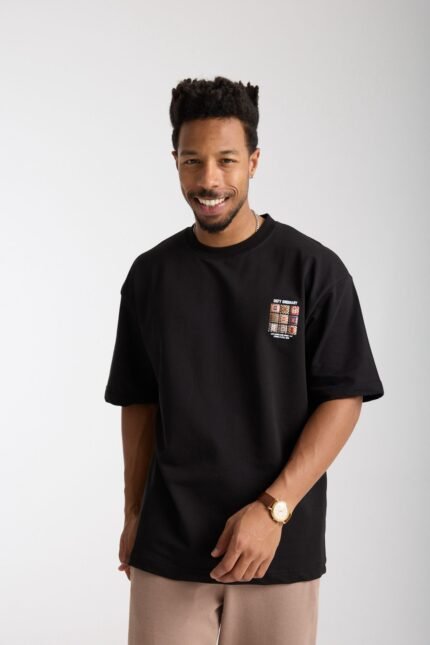 Minimal Baskılı Siyah Oversize Erkek T-shirt